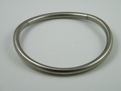 Necklace, round stainless steel with invisible closure